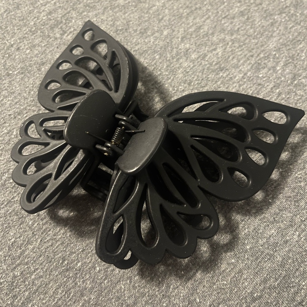 Never Been Worn Black Butterfly Hair Clip